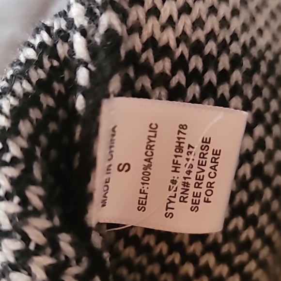 Nwt Hyfve size small button up cardigan. - Picture 4 of 7